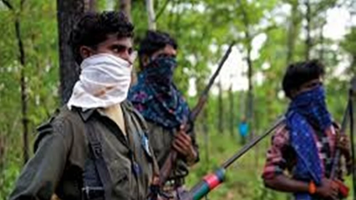 Sukma Naxal Attack: सुकमा के साप्ताहिक बाजार में नक्सलियों ने जवानों पर किया हमला, दो घायल, एयरलिफ्ट कर लाया गया रायपुर