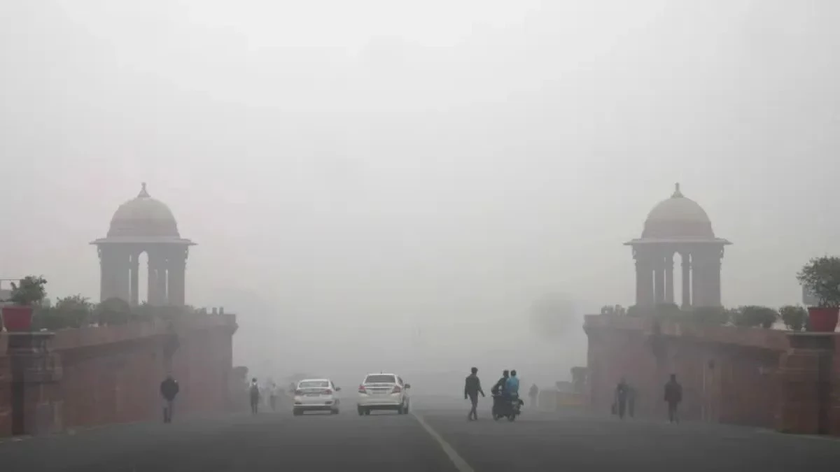 'दिल्ली छोड़ें या सांसों से खेलें',खतरनाक स्तर पर पहुंचा प्रदूषण; डॉक्टरों ने दी चेतावनी