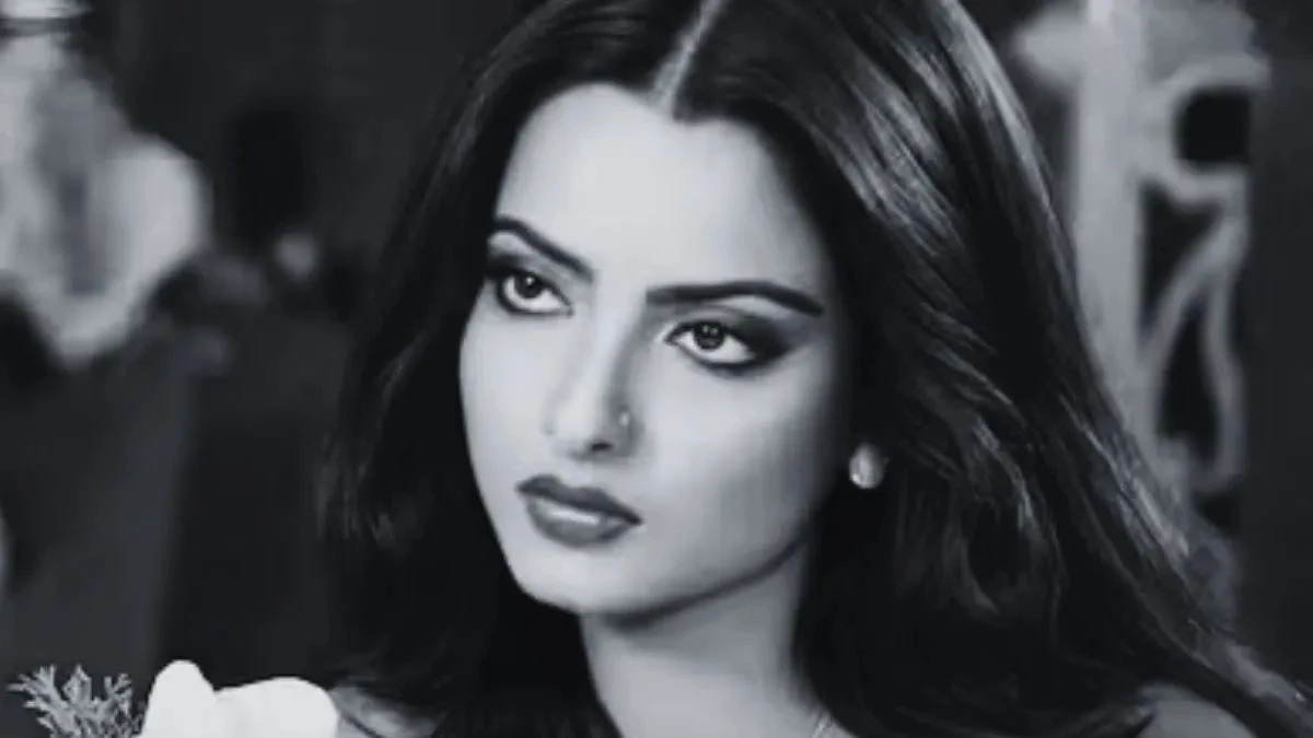 इस मशहूर अभिनेत्री ने बाथरूम में 13 साल छोटे एक्टर संग दिया था न्यूड सीन, बॉलीवुड में मच गया था हंगामा