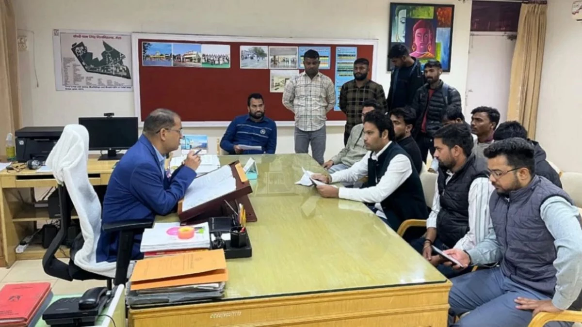 एलएलबी के छात्र को मिली दो डिग्री, विश्वविद्यालय पहुंच पूछा-कौन सी सही मानूं..जांच के आदेश