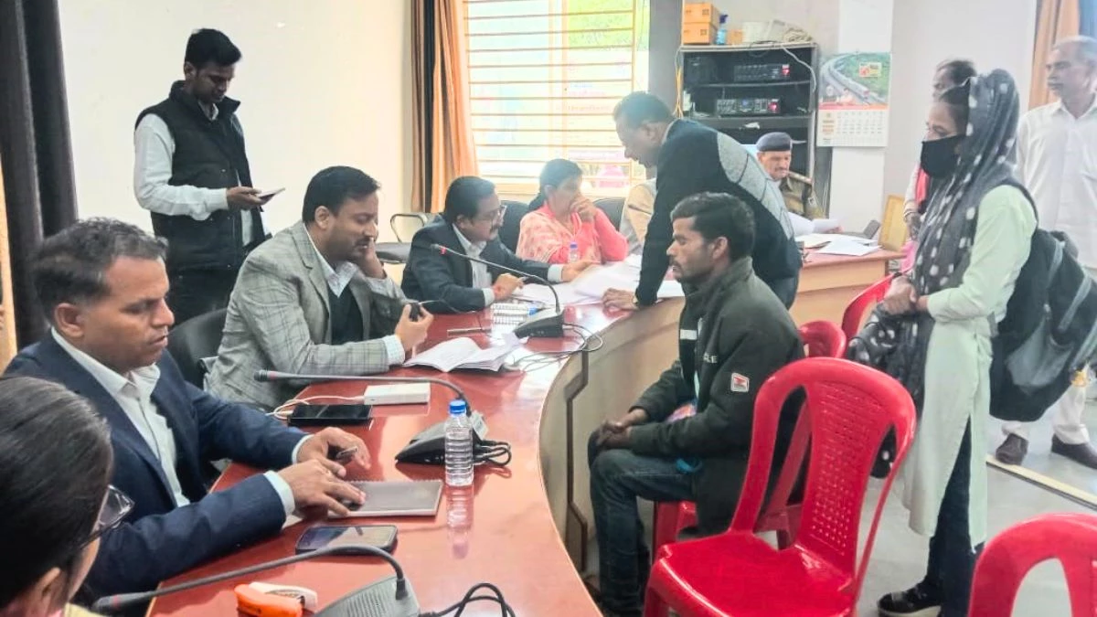 20 साल की हिंदू युवती बनना चाहती है मुस्लिम, 3 साल से पढ़ रही नमाज और कलमा; धर्म बदलने के लिए दिया आवेदन