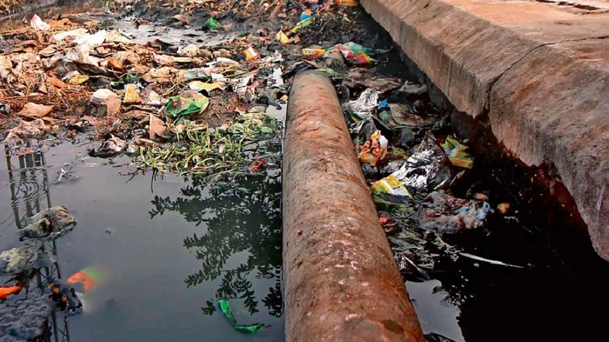 MP की राजधानी भोपाल में ही मल-मूत्र वाला पानी पी रही बड़ी आबादी, यूनियन कार्बाइड से लगी बस्तियों में हालात खराब