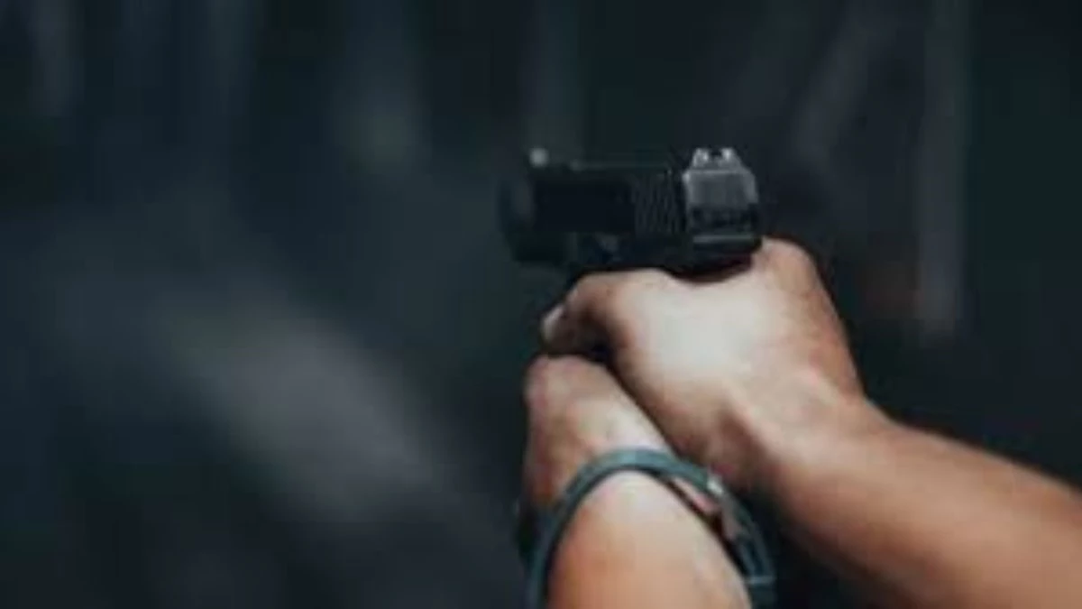 दतिया में BJP पार्षद की सरेआम दबंगई ने पुलिस के सुरक्षा दावों की खोली पोल, फायरिंग का वीडियो वायरल