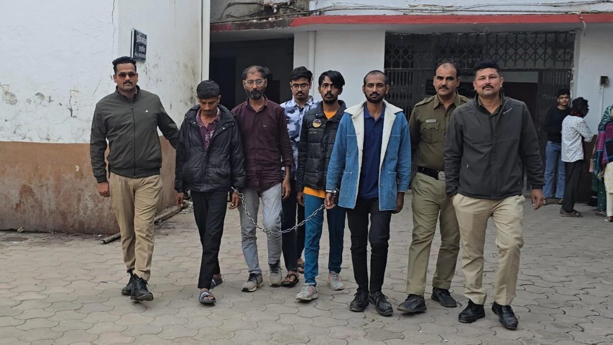 ठगों ने असम के होटल में बनाया था फर्जी कोर्ट रूम, Digital Arrest कर 1.34 करोड़ ठगी के मामले में कार्रवाई