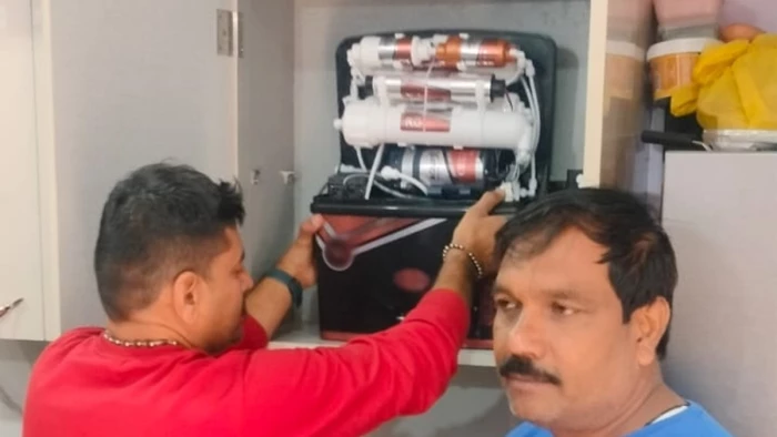 भागीरथपुरा में रोजाना 20-25 घरों में लग रहे आरओ, दूषित पानी से मौतों के बाद अब कोई रिस्क नहीं लेना चाहते रहवासी