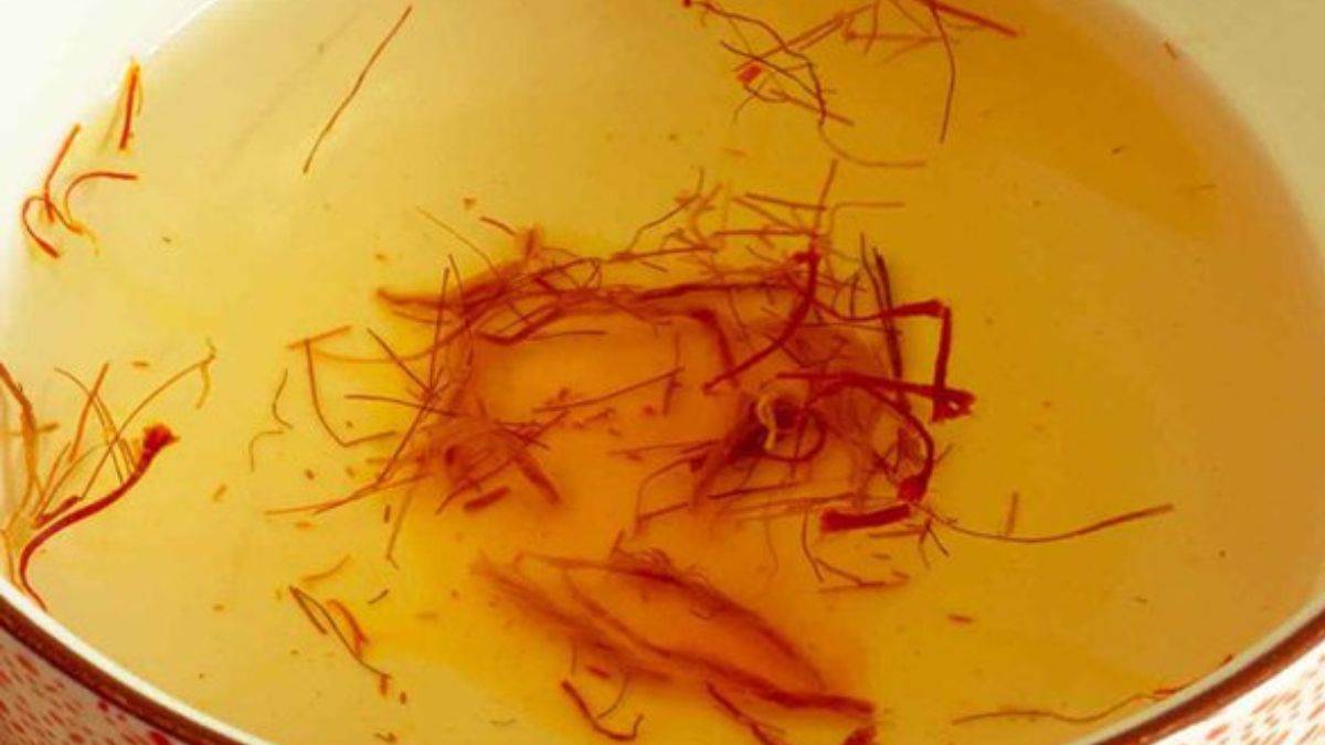 Saffron Water Benefits वजन कंट्रोल के अलावा केसर का पानी पीने के ये भी