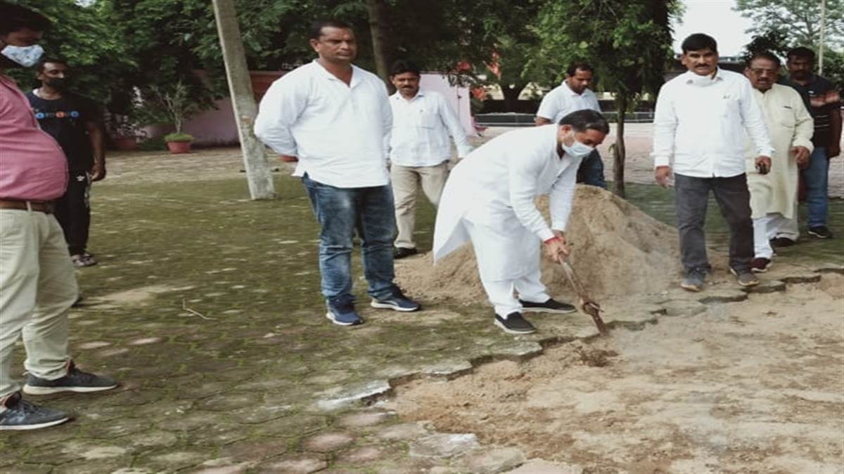 Janjgir-champa Information : दस दिन में 35 हजार कापियां जांचने की चुनौती