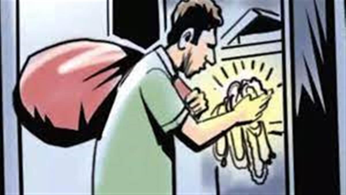 तीन दुकान का टूटा ताला, नकदी और सामान ले गए चोर