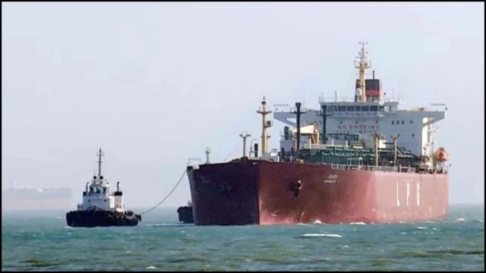 LPG संकट से मिलेगी बड़ी राहत! होर्मुज के 'चक्रव्यूह' से निकले 8 भारतीय जहाज, 14 जहाजों को निकालने की तैयारी