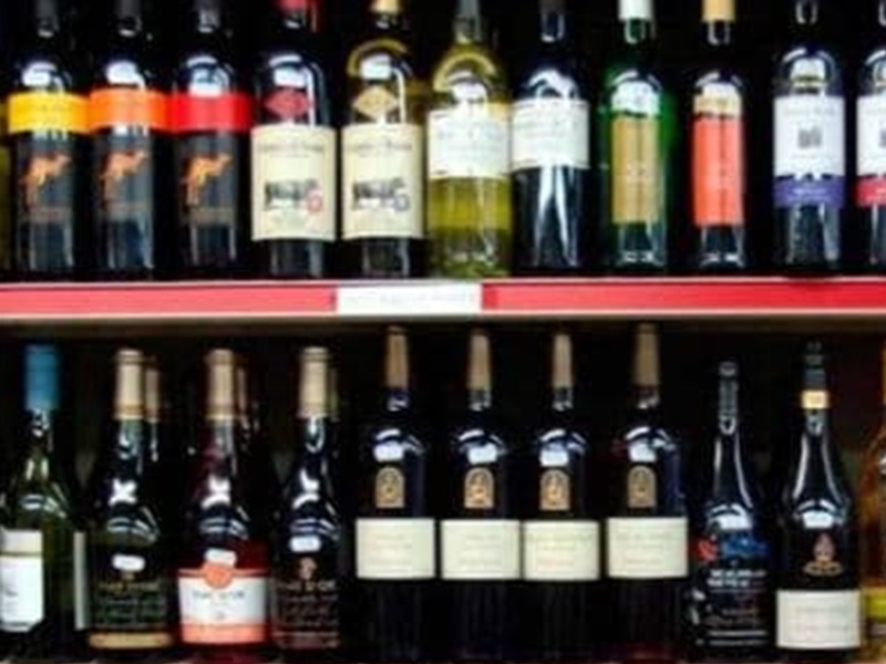 Delhi government Imposed special corona fees applicable to alcohol as 70  Percent of MRP