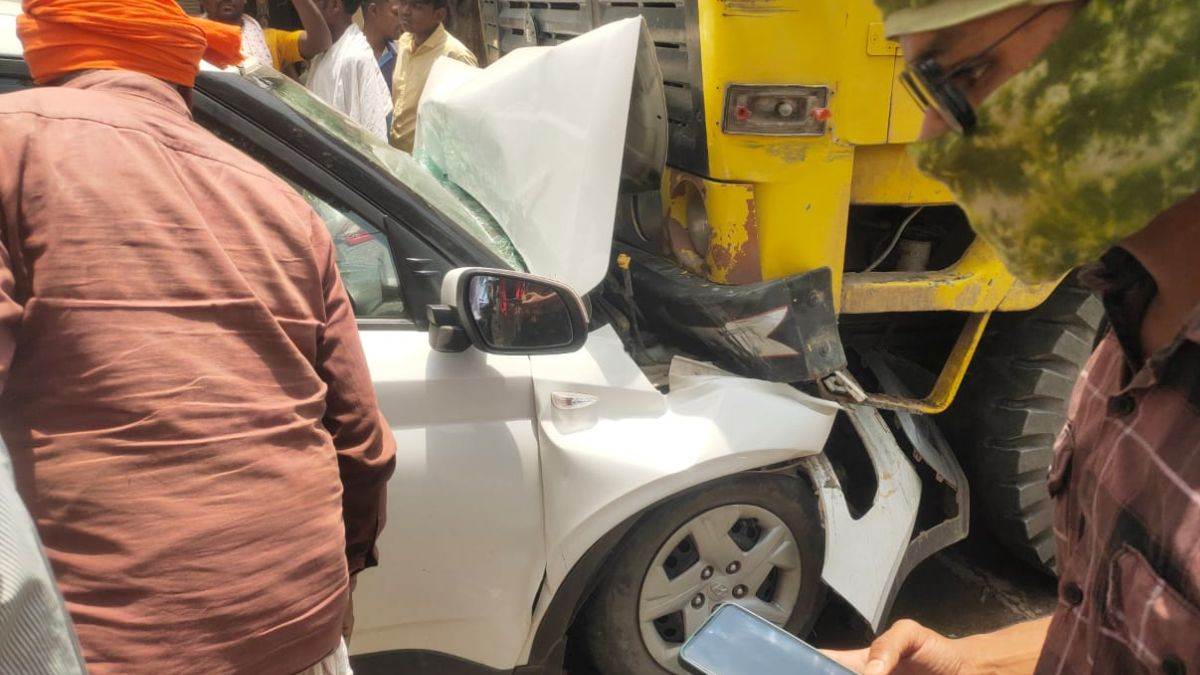 CG News: कवर्धा में कार और ट्रक की जोरदार भिड़ंत,  पांच महीने की बच्ची की मौके पर मौत