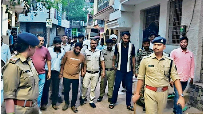 ग्वालियर में घर में घुसकर दारोगा के भतीजे ने की थी मारपीट-गोलीबारी, साथी समेत किया गिरफ्तार