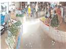 Unlock Gwalior: Standing nearby and buying vegetables, the market was empty when the police reached
