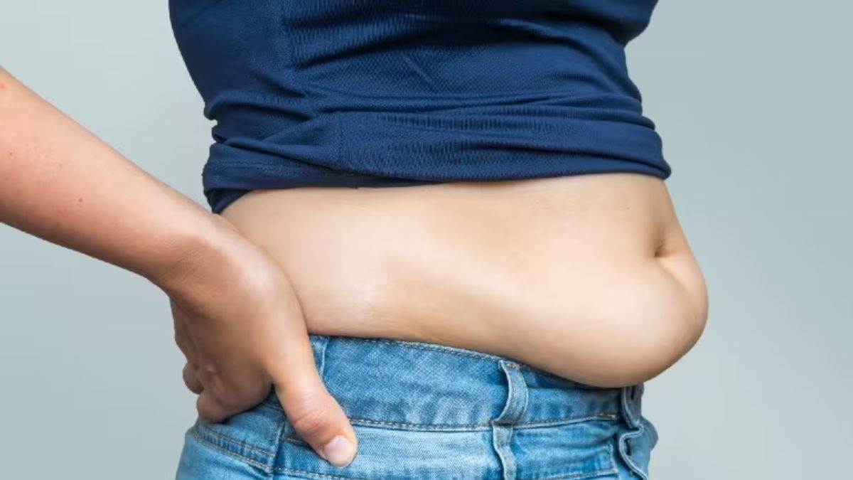 Weight Loss Tips: Belly Fat को करना चाहते हैं कम, तो आज ही इन चीजों को करें अपनी डाइट से बाहर