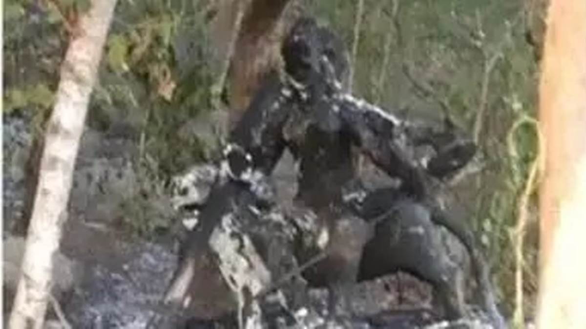 Rajnandgaon News: असामाजिक तत्वों ने देवी मां की मूर्ति में लगाई आग, गांव में भड़का आक्रोश