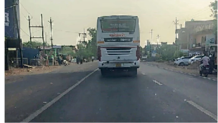 ग्वालियर-भिंड मार्ग पर पार्टी परमिट की आड़ में दौड़ रहीं बसें, नियमों पर उठे सवाल