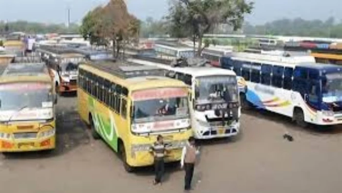 इंदौर में नए बस स्टैंड को लेकर बस ऑपरेटर यात्री सुविधाओं और कनेक्टिविटी को लेकर जता रहे हैं आपत्ति