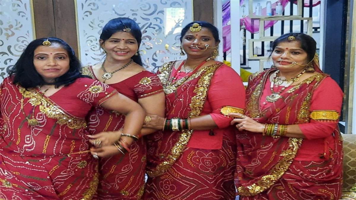 These Brides In A Gold Kanjeevaram Saree Just Hit Different! | Bride, Indian  wedding dress, Indian bridal outfits