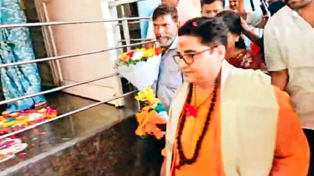 साध्वी प्रज्ञा ठाकुर बोलीं- कौन कहता है आतंक कोई रंग नहीं होता, कांग्रेस हिंदुओं को प्रताड़‍ित करती है