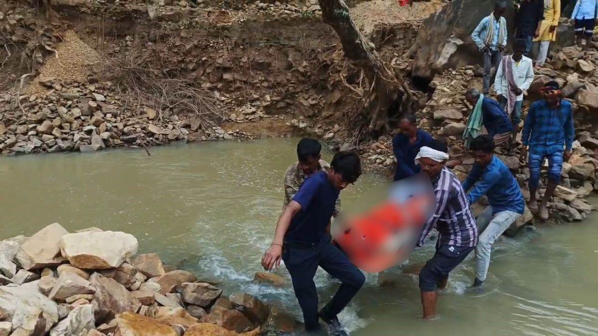 पन्ना के बृहस्पति कुंड में सेल्फी लेते समय पैर फिसला, गहरी खाई में गिरे युवक की गई जान