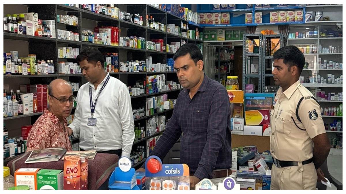 दवा रिकार्ड दुरुस्त नहीं पाए जाने पर तीन मेडिकल दुकानों के लाइसेंस निरस्त: कोरबा में खाद्य एवं औषधि विभाग की बड़ी कार्रवाई