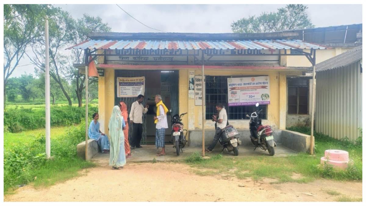 अंबिकापुर टेंगनी में स्वास्थ्य व्यवस्था बेहाल: दोपहर तक नहीं पहुंचे डॉक्टर, मरीज घंटों करते रहे इंतजार