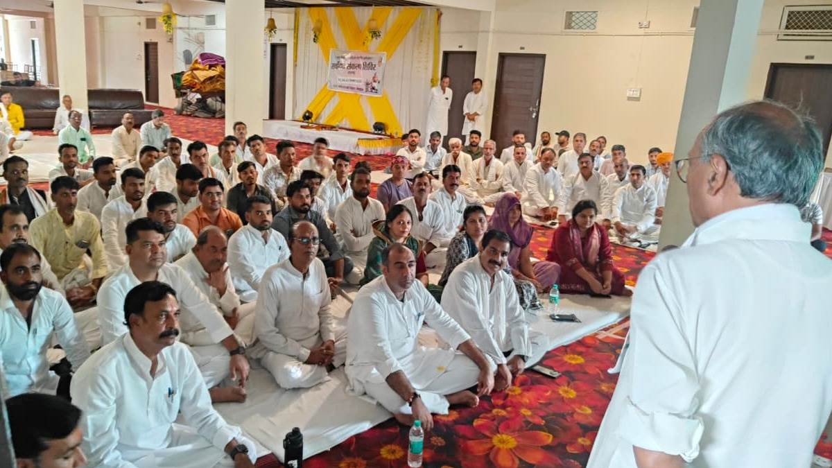 'मोदीजी खुद देते हैं गालियां, मां के निधन पर मुंडन तक नहीं कराया', दिग्विजय सिंह ने कहा