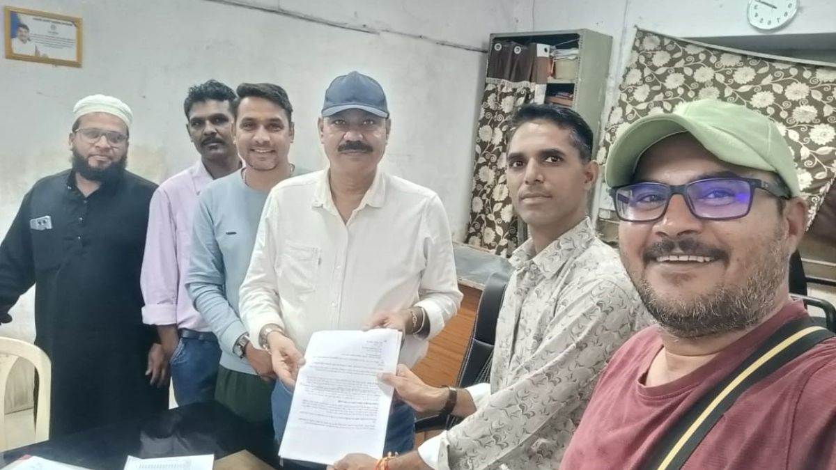 भोपाल में राशन परिवहन पर संकट: बकाया भुगतान न मिलने पर अन्नदूतों ने खोला मोर्चा; अक्टूबर से नहीं उठाएंगे सामग्री