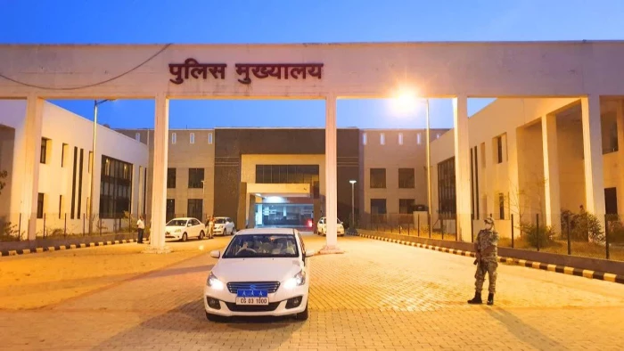 छत्तीसगढ़ के 70 हजार पुलिसकर्मियों का पांच हजार रुपये विशेष भत्ता अटका, पुलिस हेडक्वाटर में प्रस्ताव लंबित 3 छत्तीसगढ़ के 70 हजार पुलिसकर्मियों का पांच हजार रुपये विशेष भत्ता अटका, पुलिस हेडक्वाटर में प्रस्ताव लंबित