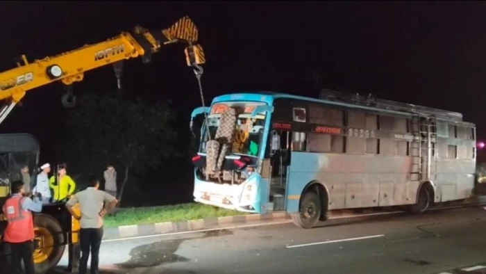 रतलाम में हुए बस हादसे में फोरलेन की खामी पर पहली बार रोड कंपनी पर एफआईआर, हाईवे के मैनेजर पर केस