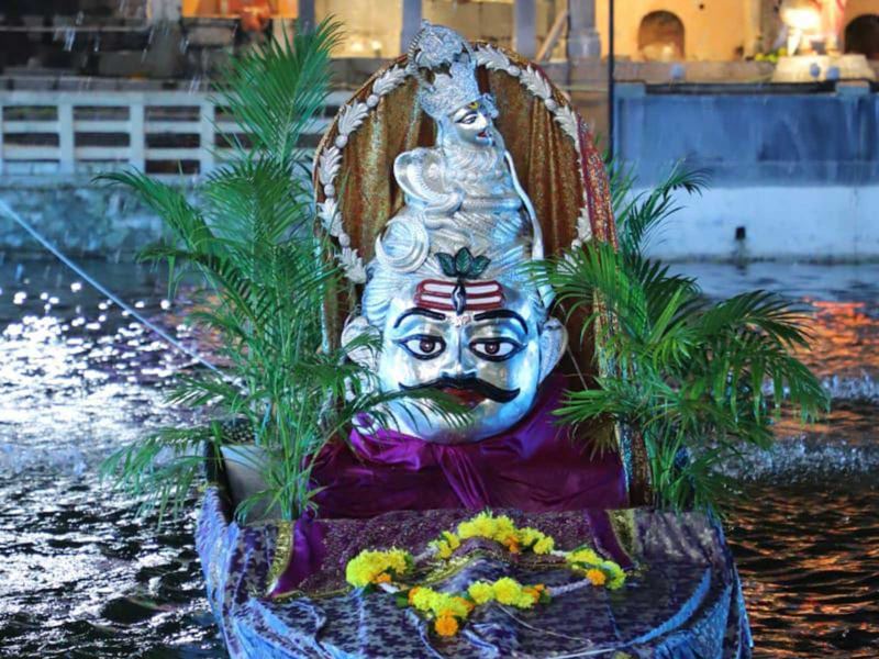 Uma Sanjhi Mahotsav Ujjain जटाशंकर ने कोटितीर्थ कुंड में किया नौका विहार Ujjain News Uma 8016