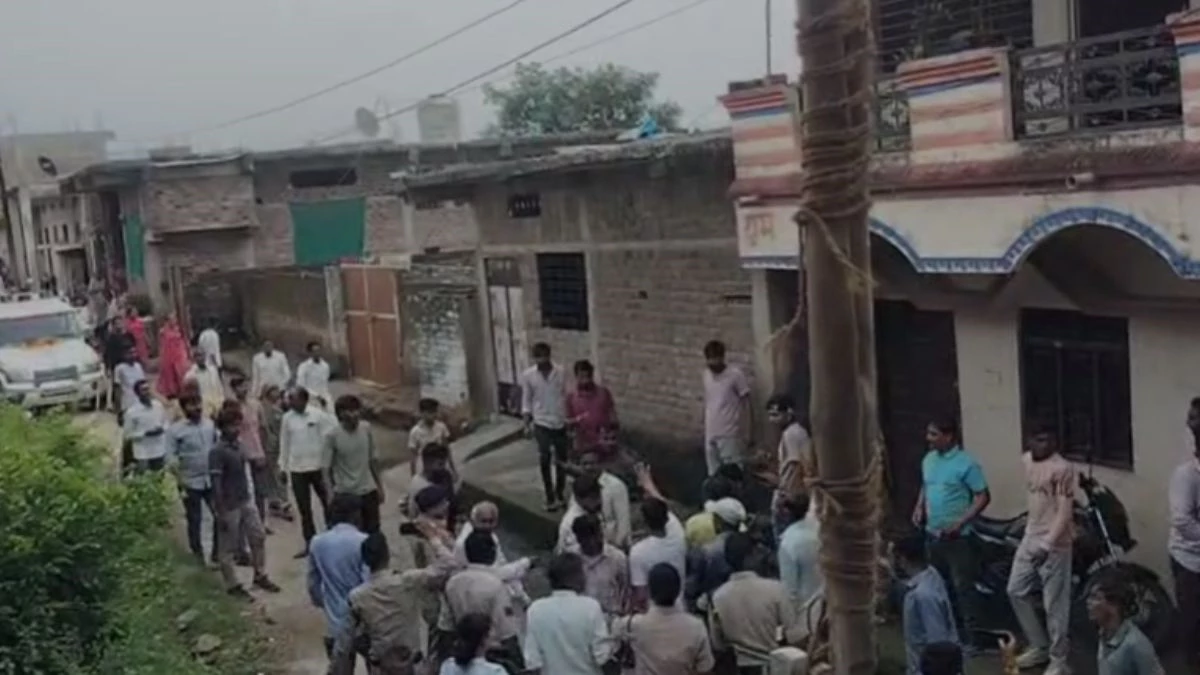 MP: खरगोन में धर्मशाला विवाद पर बवाल, दो पक्षों में जमकर चलीं लाठियां... 24 घायल, तीन इंदौर रेफर