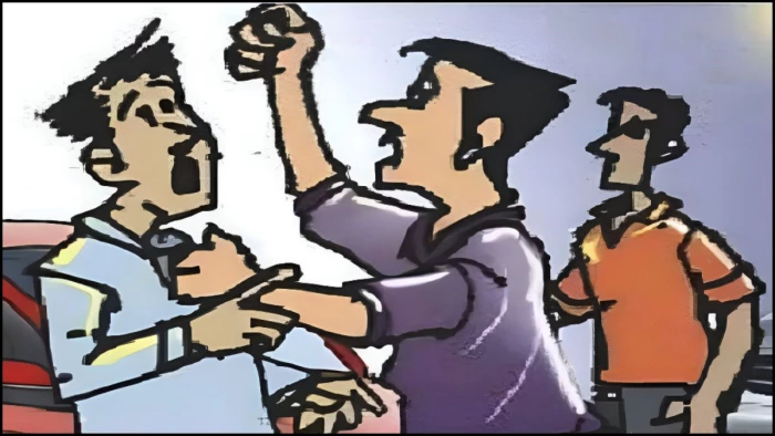 'मकान बनाना है तो 50 हजार निकालो...', पैसे देने से इनकार करने पर बदमाशों ने पहले सरिये से पीटा, फिर की हवाई फायरिंग