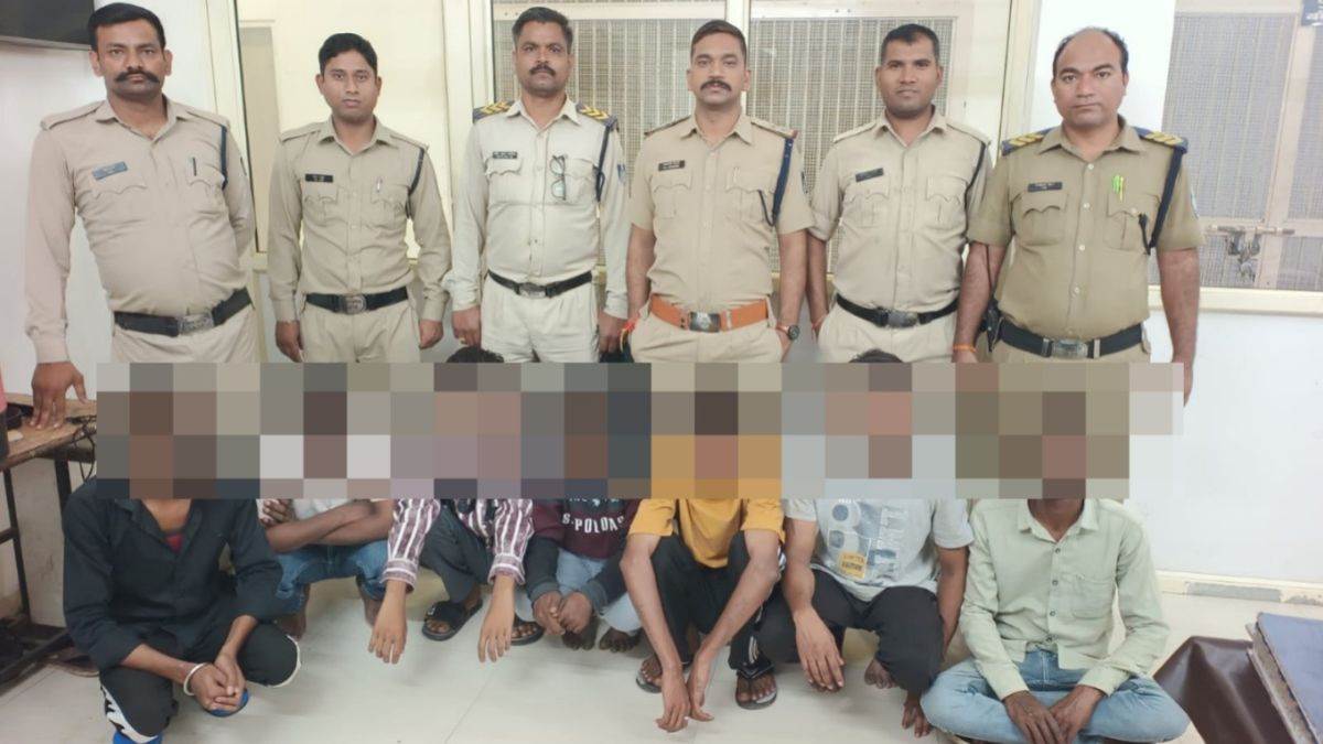जबलपुर पुलिस का बड़ा एक्शन... रातभर में दबोचे 224 वारंटी, अवैध शराब और हथियारों के साथ 28 गिरफ्तार
