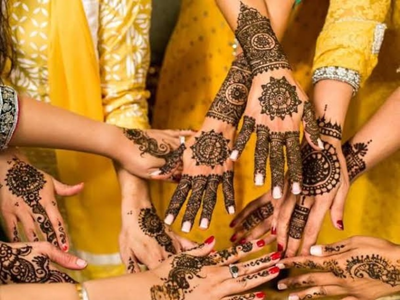 Diwali 2020 Latest Mehendi Design Videos: Simple Traditional Mehandi and Arabic  Henna Patterns to Adorn Your Hands This Deepavali | 🙏🏻 LatestLY