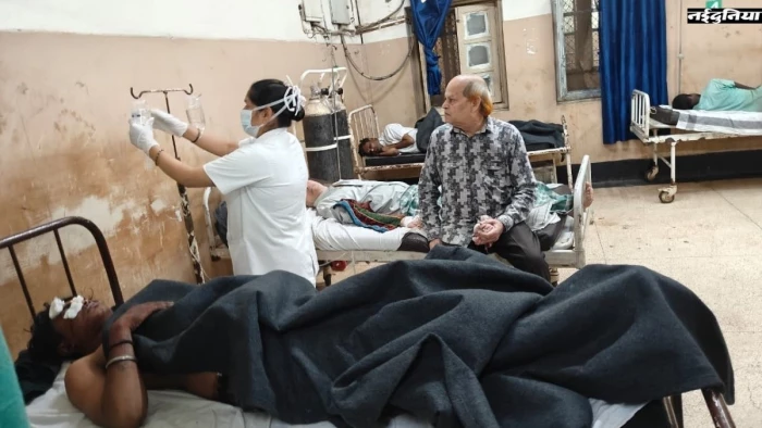 20 फीट गहरी खाई में गिरी ओंकारेश्वर से उज्जैन जा रही बस, तीन यात्रियों की मौत, 9 घायल