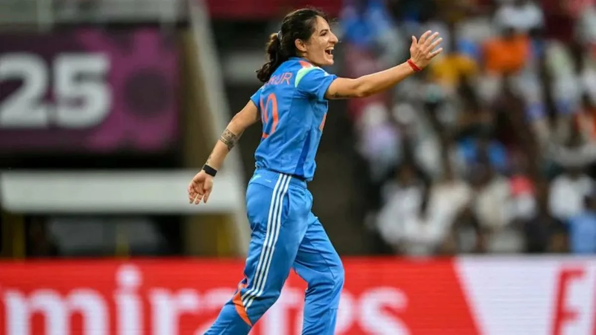 मां ने खुद सूखी रोटियां खाईं पर बेटी का सपना पूरा किया, कपड़े की गेंद से वर्ल्ड कप तक पहुंची रेणुका