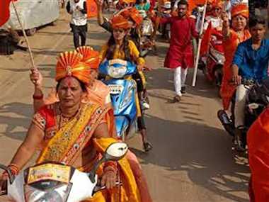 हिंदू शौर्य जागरण संकल्प महासभा के प्रचार में महिलाओं ने निकाली स्कूटी रैली