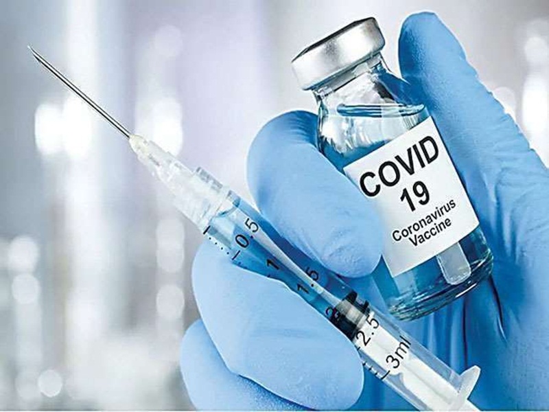 कोविड से बचाव के दोनों टीके नहीं लगवाए तो वेतन नहीं