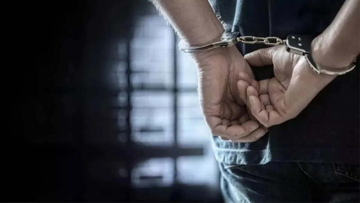 भारत-दक्षिण अफ्रीका मैच के दौरान खेल रहे थे ऑनलाइन सट्टा, पुलिस ने 12 आरोपियों को किया गिरफ्तार