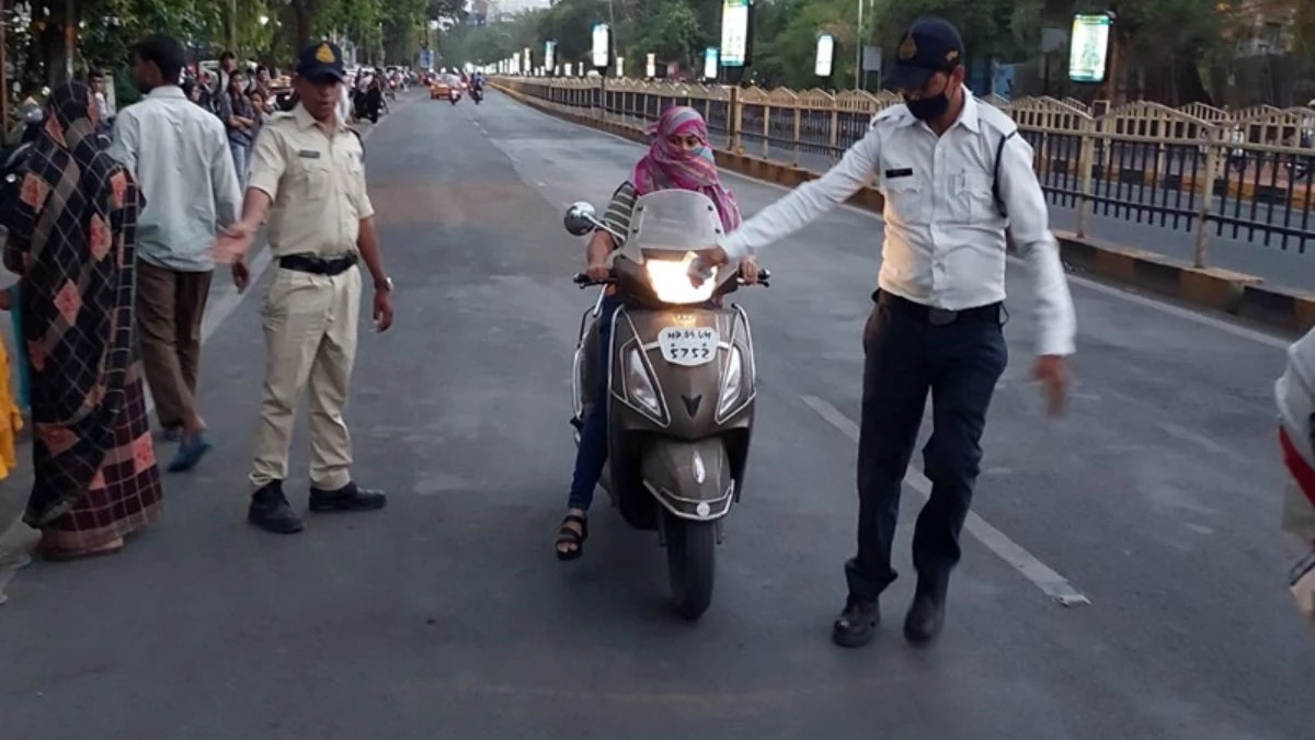 इंदौर में साल 2025 में ट्रैफिक चालानों का टूटा रिकॉर्ड,1.12 लाख से ज्यादा कटा फाइन; सड़क हादसों में 252 लोगों ने गंवाई जान