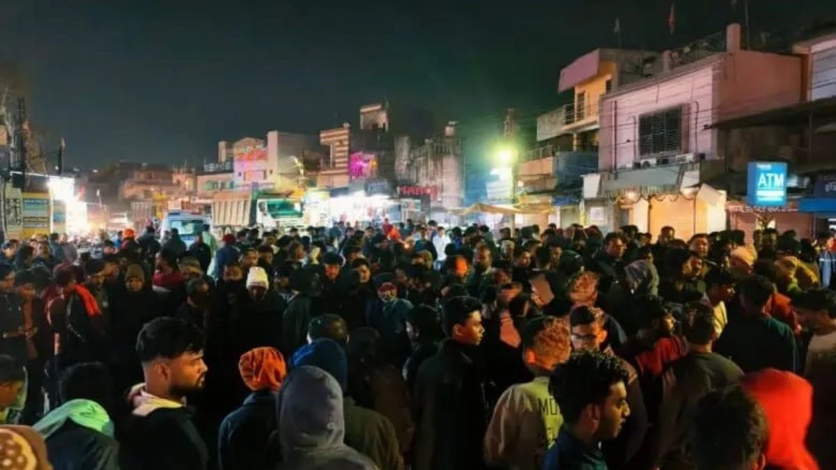 कोरबा में हाइवा की टक्कर से स्कूटी सवार मां-बेटी की मौके पर मौत, नाराज लोगों ने किया चक्का जाम