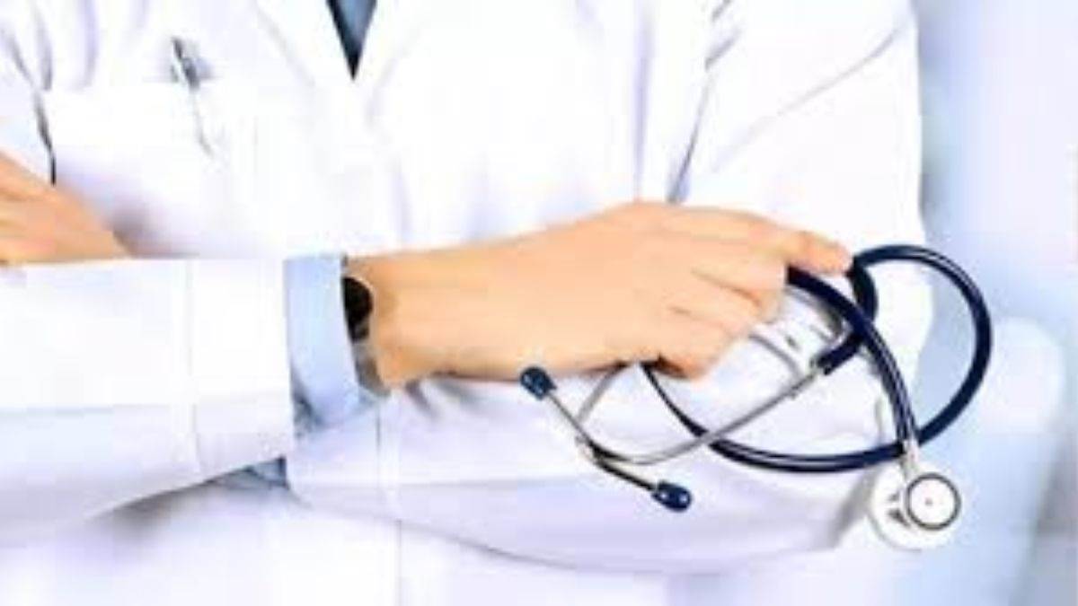 छत्तीसगढ़ में निजी मेडिकल कॉलेजों में पीजी के छात्रों से फीस से अतिरक्त वसूले जा रहे छह-छह लाख रुपये