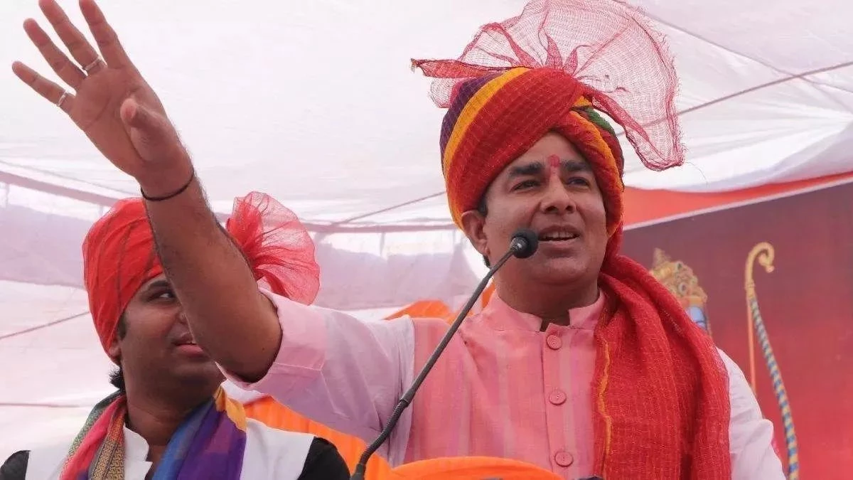 बांग्लादेश के नंबरों से भाजपा के पूर्व विधायक संगीत सोम को परिवार सहित बम से उड़ाने की धमकी, पुलिस व खुफिया एजेंसियां सतर्क