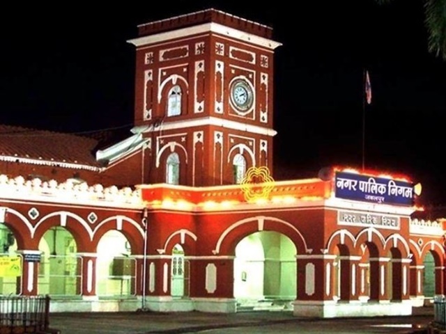 Jabalpur news : टैक्स पूरा तो पानी कम क्यों दे रहा निगम प्रशासन