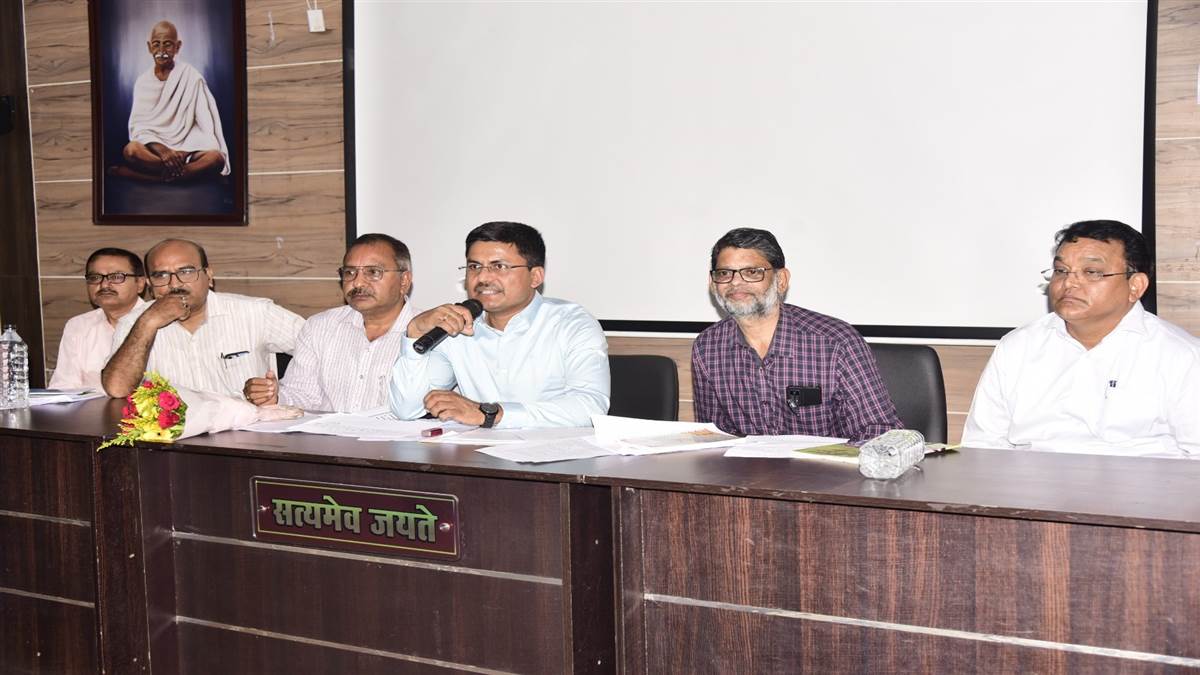 कलेक्टर साहब… आपके आदेश से पहले ही निजी स्कूलों ने कर दिया खेल