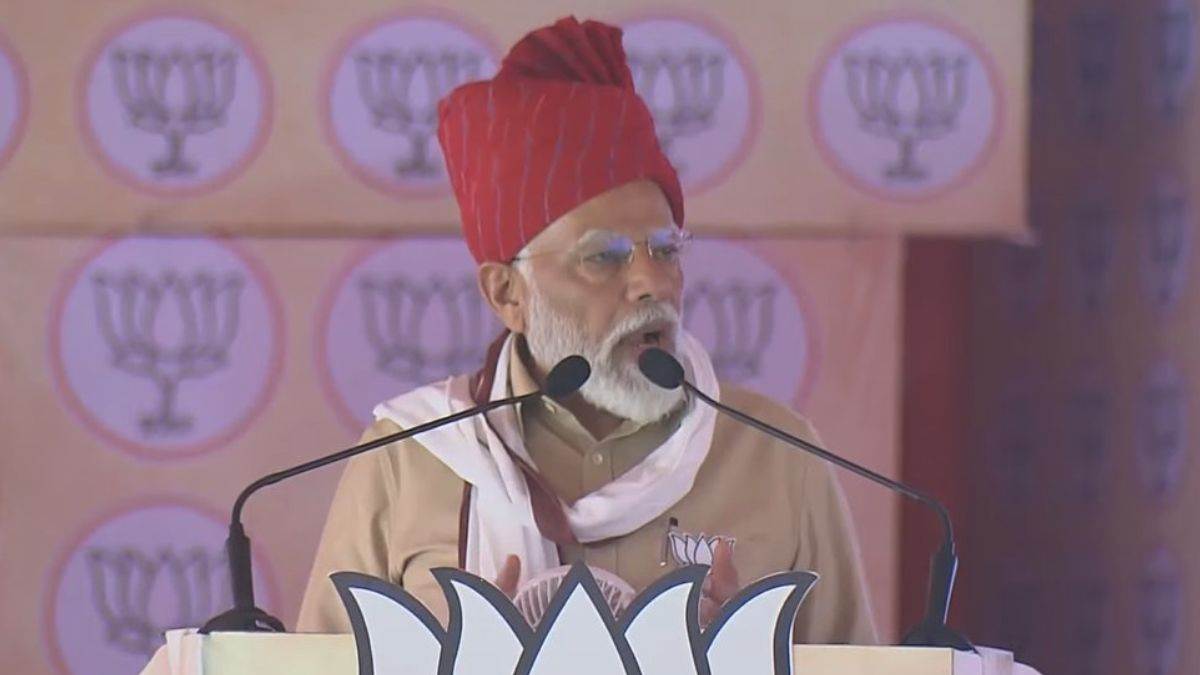 PM Modi in Churu, Rajasthan: चूरू में बोले पीएम मोदी- ‘10 साल हुए काम तो ऐपेटाइजर हैं, मैन कोर्स अभी बाकी है’