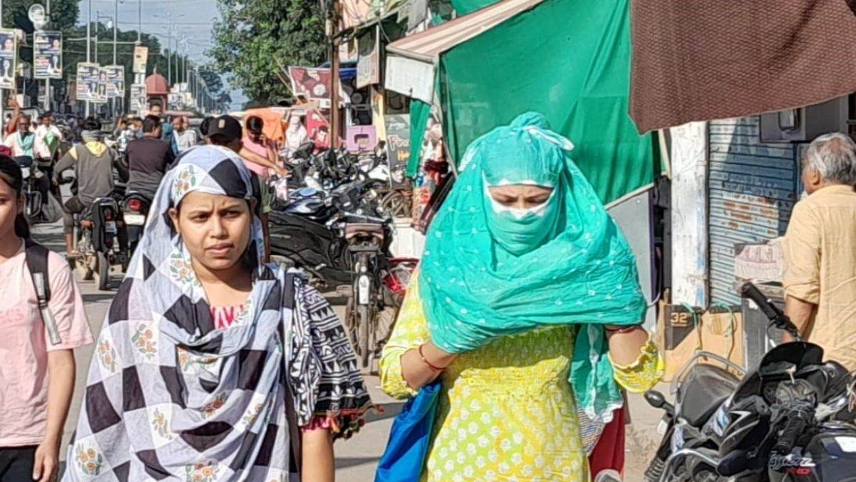Bhind Weather Update: दोपहर में चली गर्म हवाएं, 38 डिग्री पहुंचा पारा, लोग हुए बेहाल