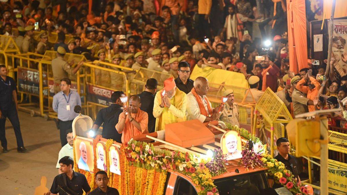 PM Modi Ayodhya Visit LIVE: अयोध्या में पीएम मोदी ने किए रामलला के दर्शन, CM योगी के साथ रोड शो शुरु, देखें वीडियो