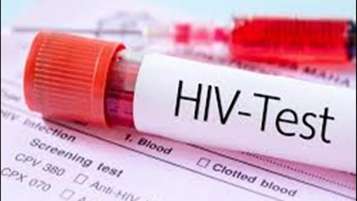 Indore News: डॉक्टर और लैब ने बुजुर्ग महिला को एचआईवी पॉजिटिव बताकर ऑपरेशन के लिए वसूले ढाई लाख रुपये